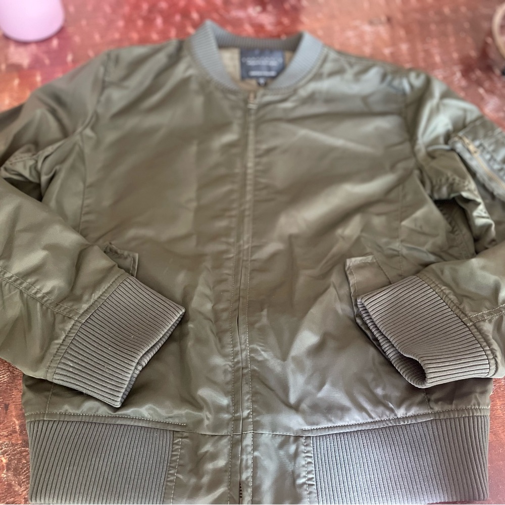 Sanctuary looks like alpha industries really lightweight Green Bomber Jacket